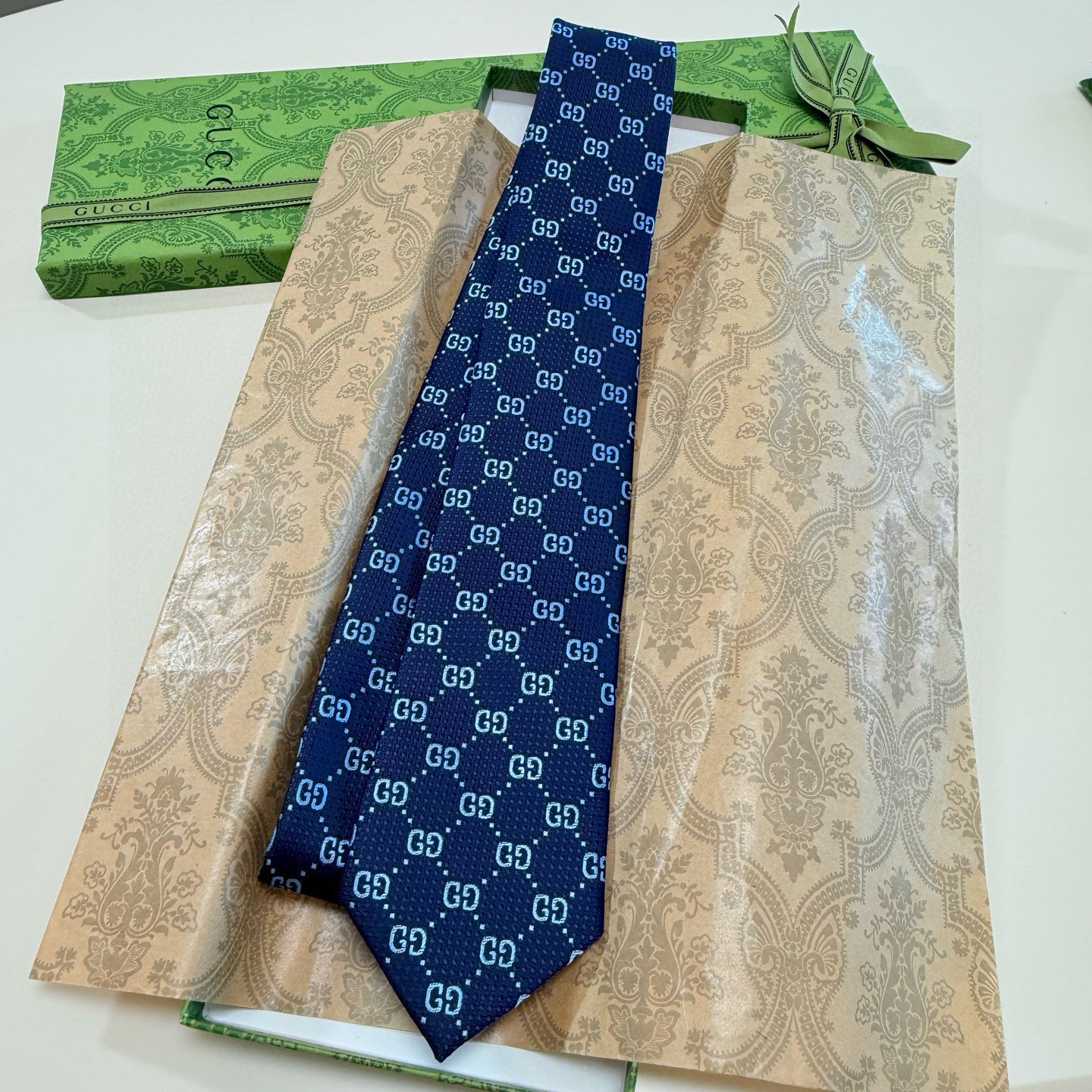 特价💰古奇官方同步新款，稀有采用经典小G LOGO提花展现精湛手工与时尚优雅的理想选择，这款领带将标志性