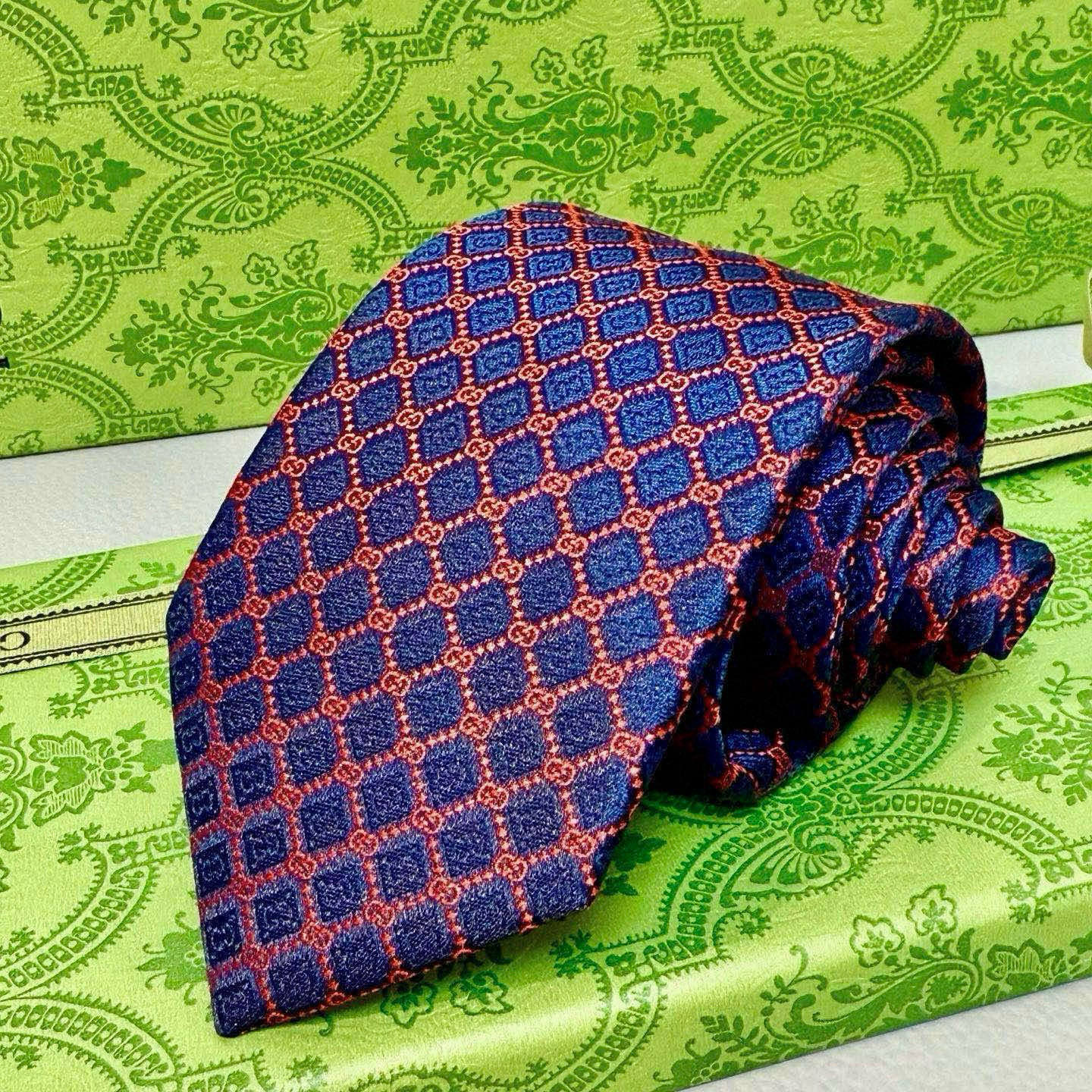 特价💰古奇领带【GG菱形图案领带】男士领带👔👔，稀有采用经典小G LOGO提花展现精湛手工与时尚优雅的理