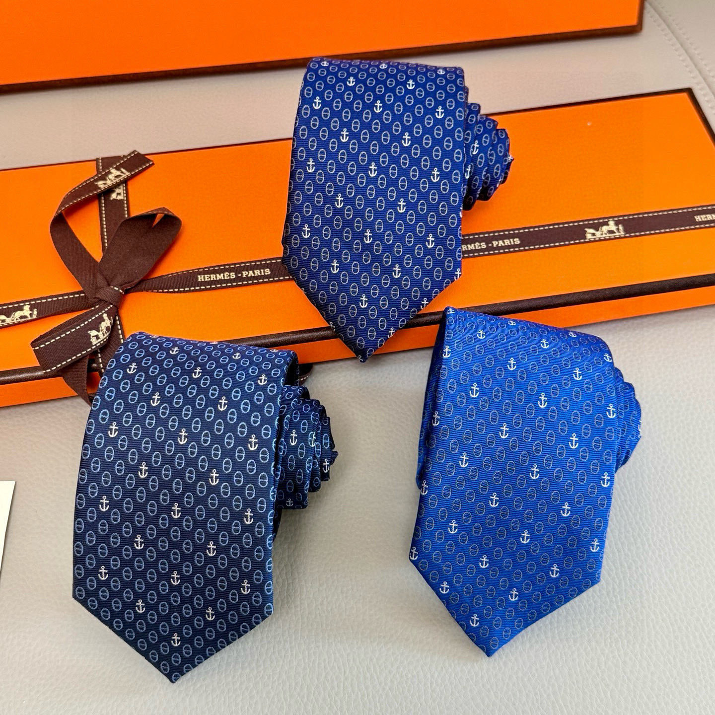 特价💰官方同步新款！三色，爱马仕领带 船锚⚓️男士新款领带系列👔👔，稀有H家每年都有一千条不同印花的领带