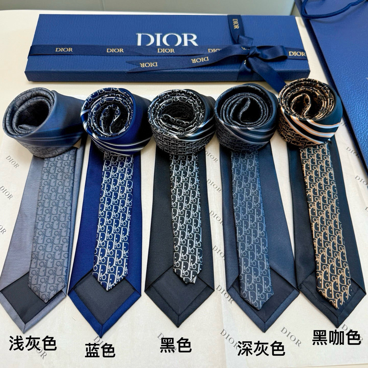 特价💰 Dior家款新领带 👔👔Dior男士CD提领花带 稀有展现精湛工手与时尚优雅理的想选择，这采款用
