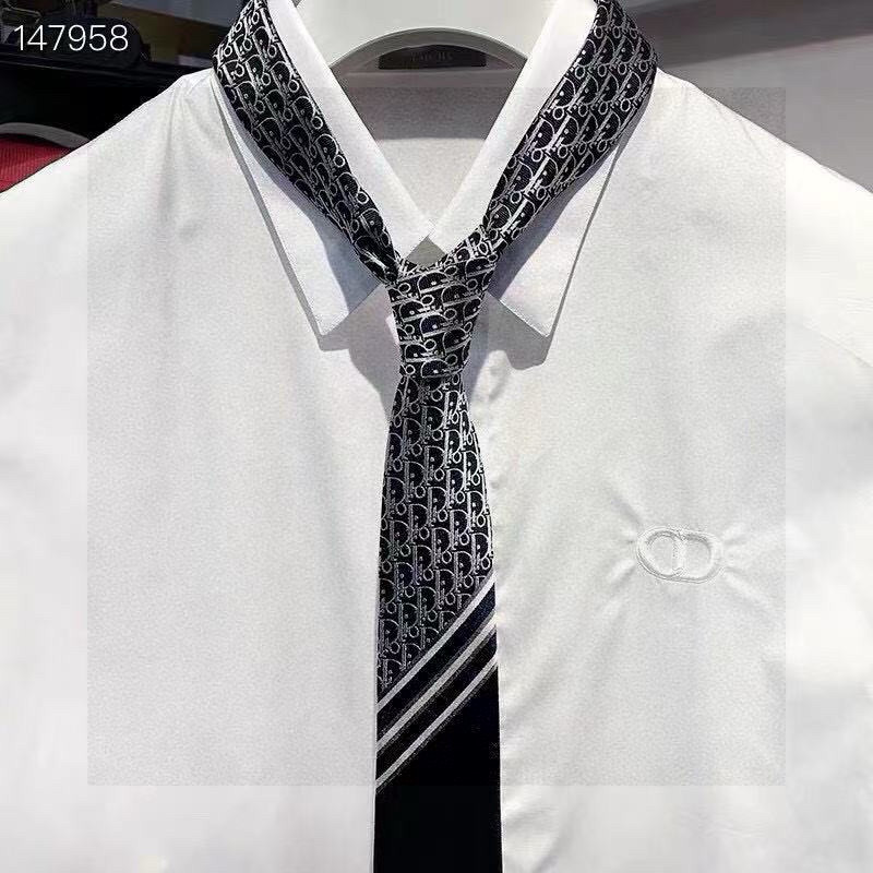 特价💰 Dior家款新领带 👔👔Dior男士CD提领花带 稀有展现精湛工手与时尚优雅理的想选择，这采款用