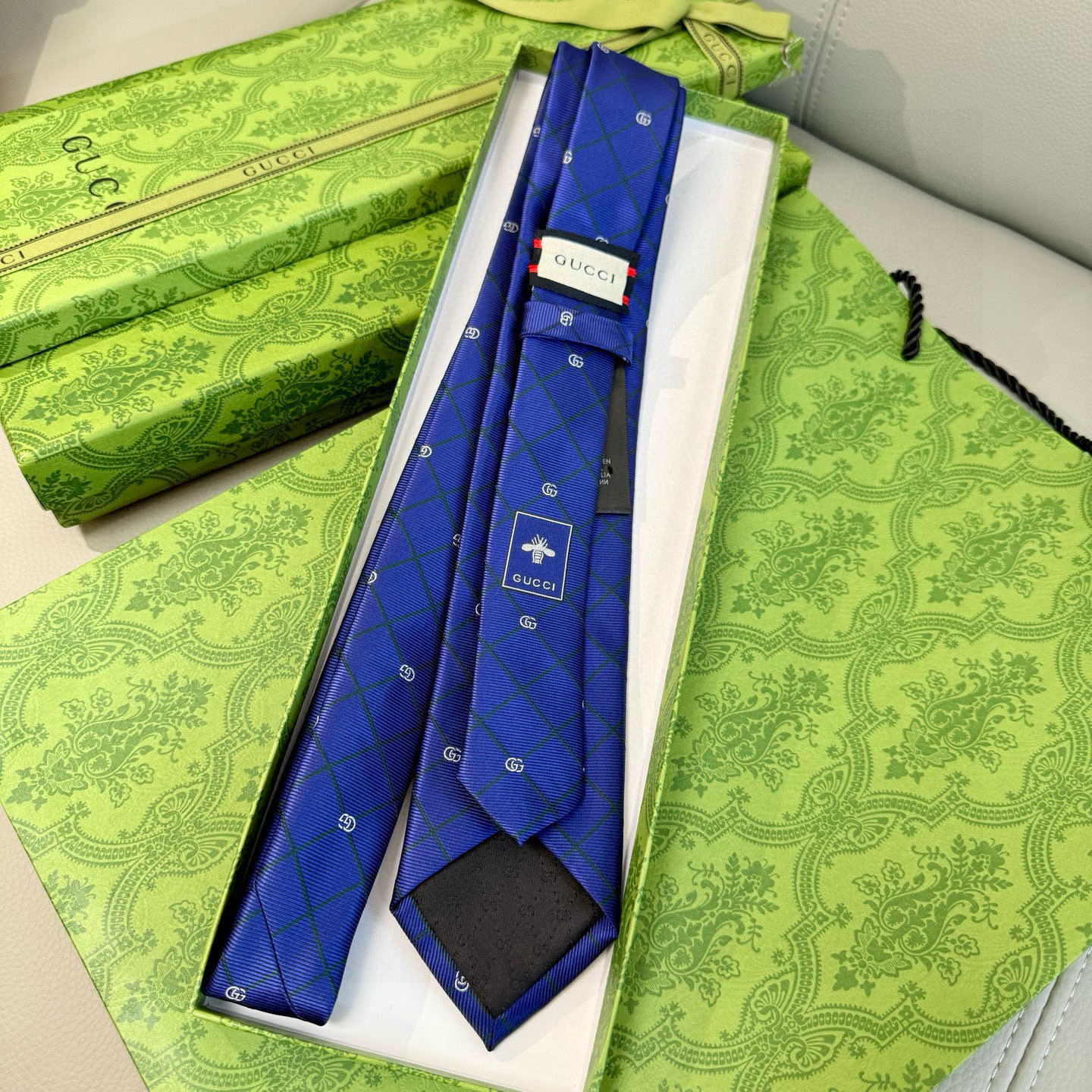 特价💰上新！G家专柜新款男士领带【双G格纹领带】👔👔，稀有采用经典小G 搭配交叉线条格纹展现精湛手工与时