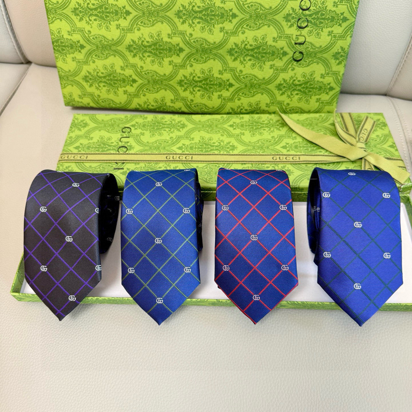 特价💰上新！G家专柜新款男士领带【双G格纹领带】👔👔，稀有采用经典小G 搭配交叉线条格纹展现精湛手工与时