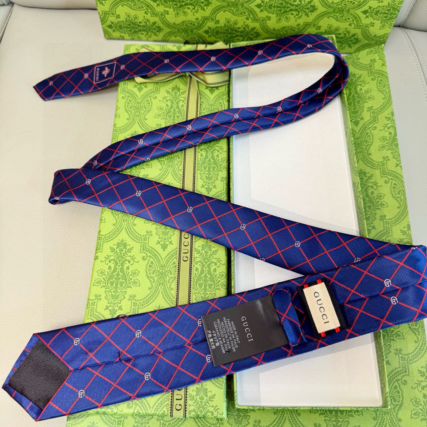 特价💰上新！G家专柜新款男士领带【双G格纹领带】👔👔，稀有采用经典小G 搭配交叉线条格纹展现精湛手工与时