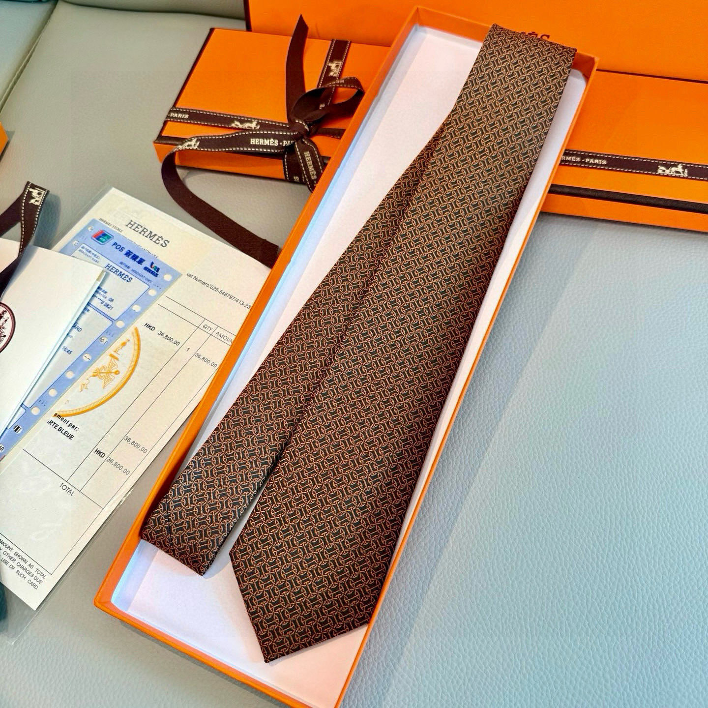 特价💰男士新款领带系列【H环形图案领带】👔👔，稀有H家每年都有一千条不同印花的领带面世，从最初的多以几何