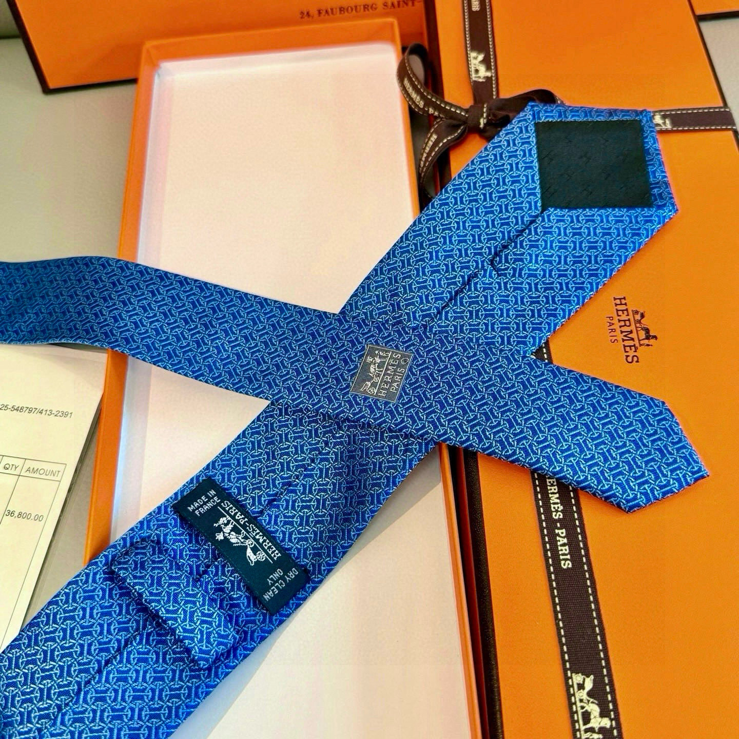 特价💰男士新款领带系列【H环形图案领带】👔👔，稀有H家每年都有一千条不同印花的领带面世，从最初的多以几何