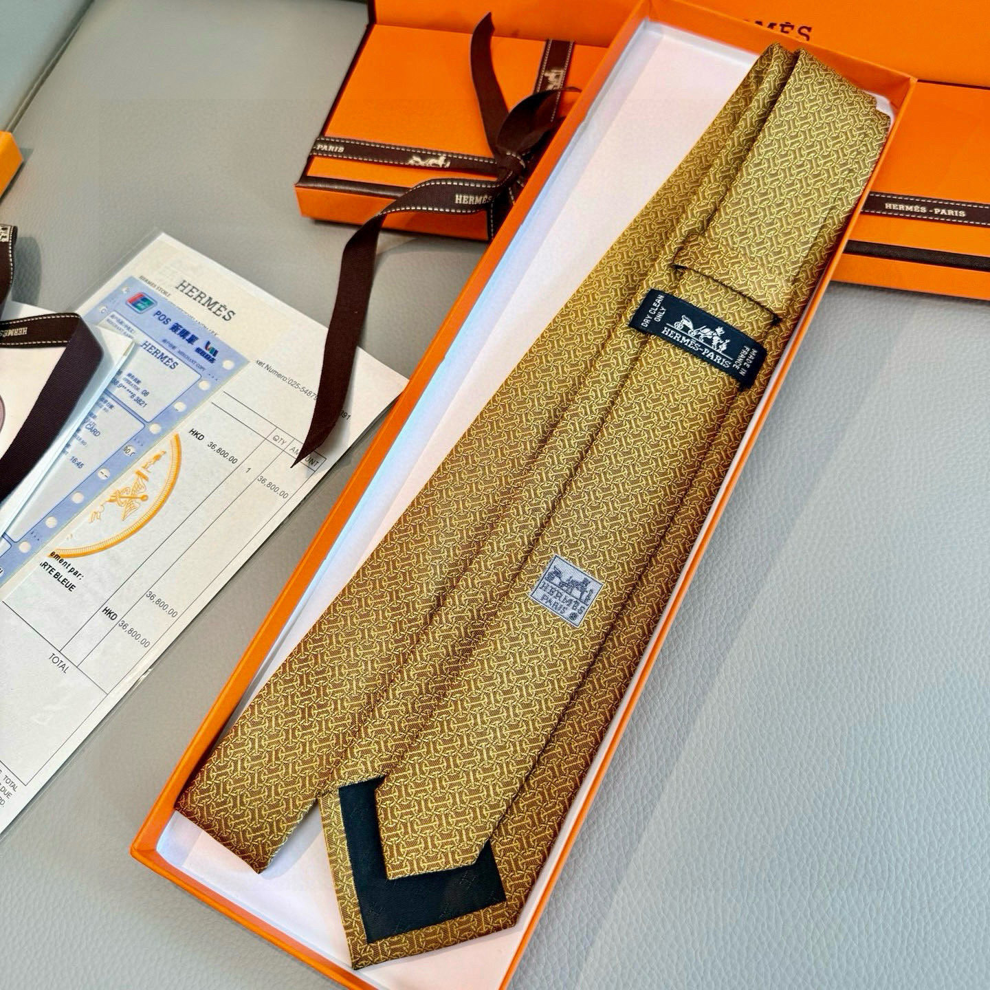 特价💰男士新款领带系列【H环形图案领带】👔👔，稀有H家每年都有一千条不同印花的领带面世，从最初的多以几何