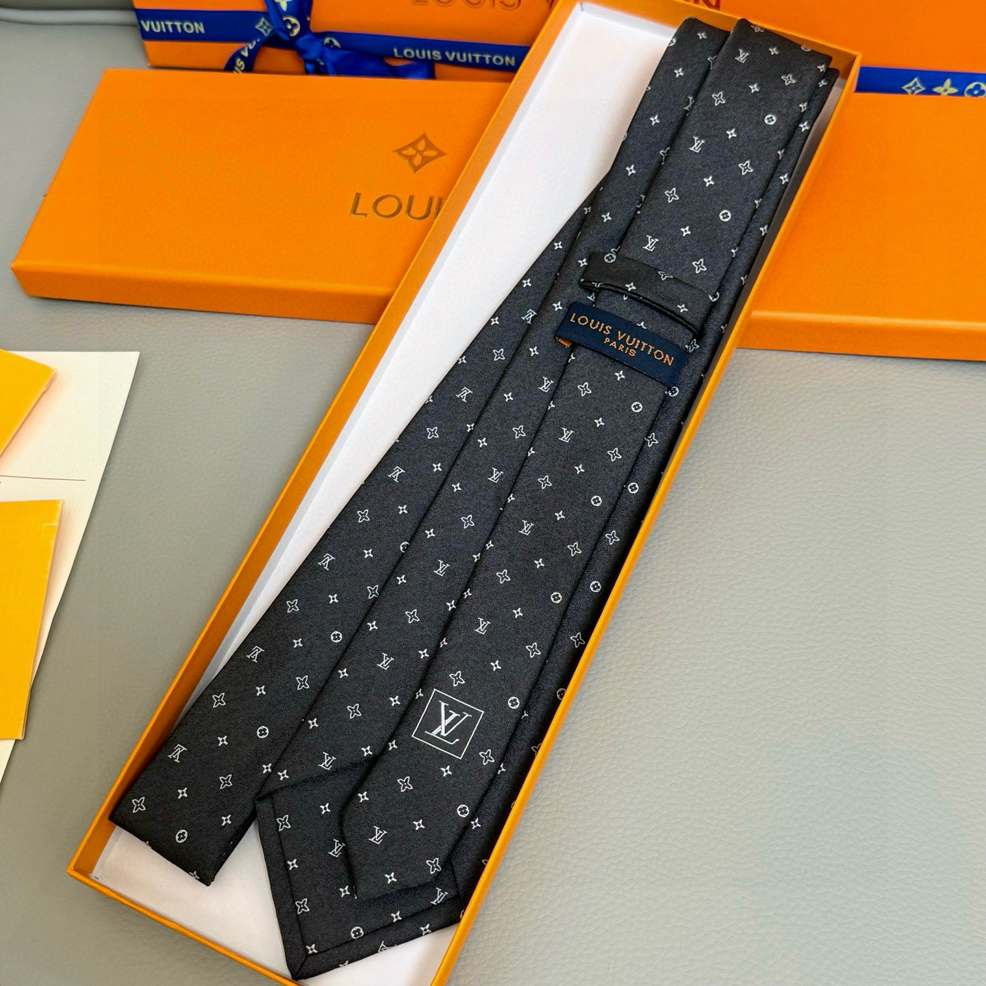 特价💰LV领带 ，路易威登经典领带👔男士必备单品超时尚！高端品质 版型面料都达到品牌标准，，难得的好款，