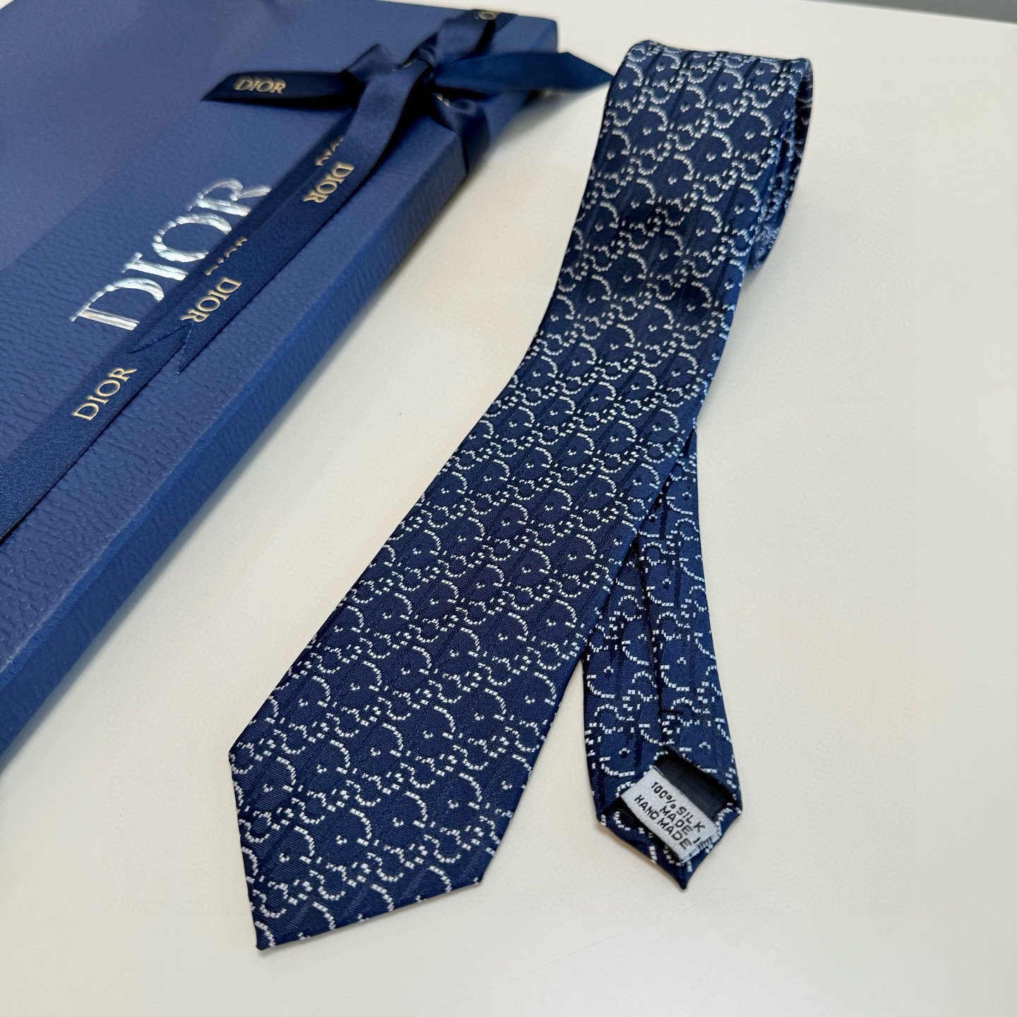特价💰Dior男士【CD绣标领带】，稀有😻😻展现精湛手工与时尚优雅的理想选择，这款采用DO家最经典极具标