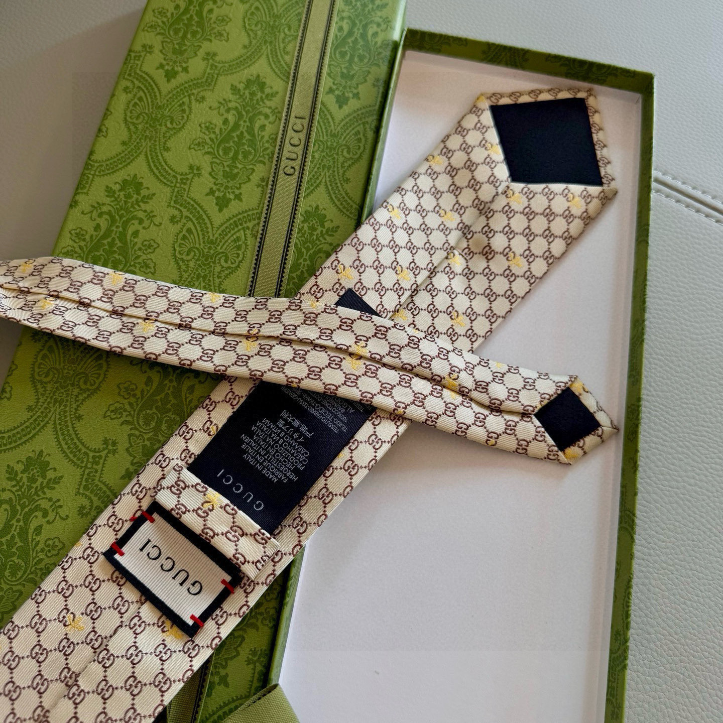 特价💰古奇男士领带【GG和蜜蜂领带】👔👔，稀有采用经典小G LOGO提花展现精湛手工与时尚优雅的理想选择
