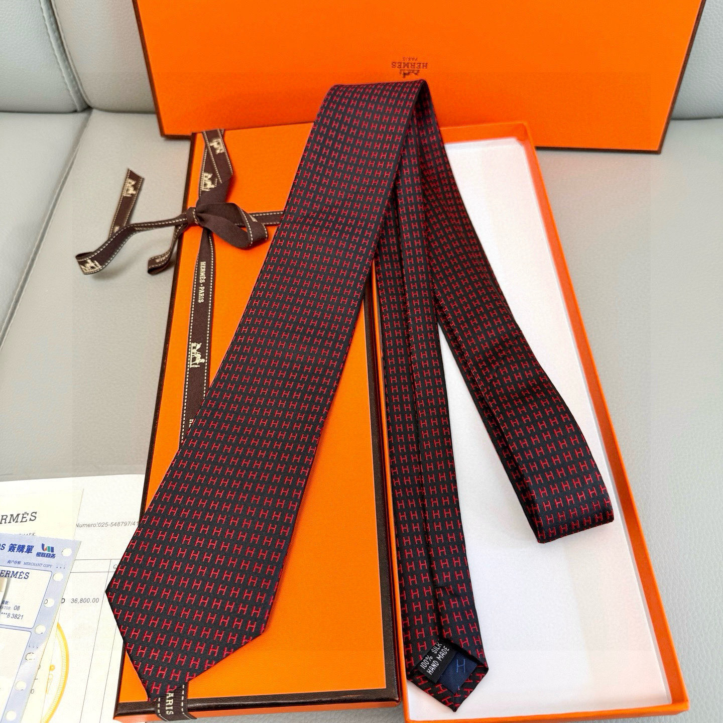 特价💰男士新款领带系列【H字母图案领带】👔👔，稀有H家每年都有一千条不同印花的领带面世，从最初的多以几何