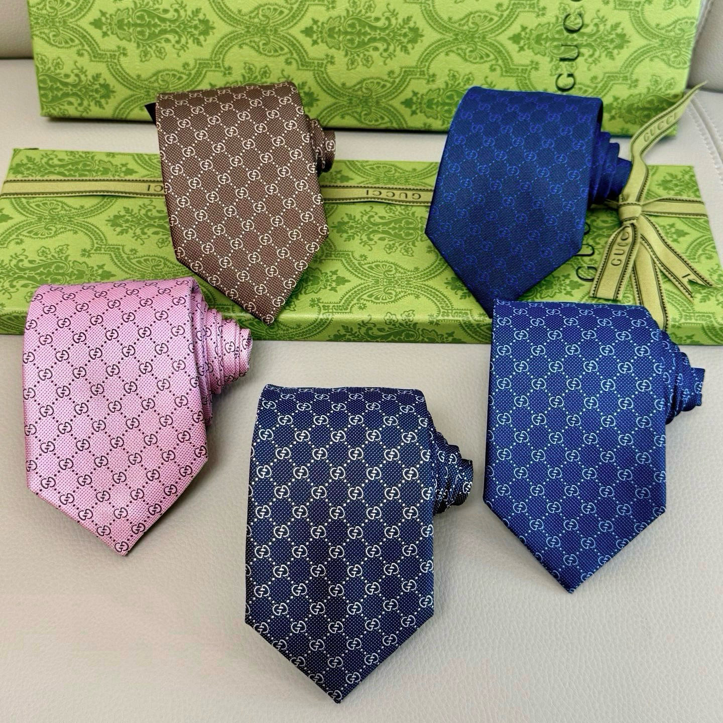 特价💰古奇男士领带系列【双G老花真丝领带】👔👔，稀有采用经典小G LOGO提花展现精湛手工与时尚优雅的理