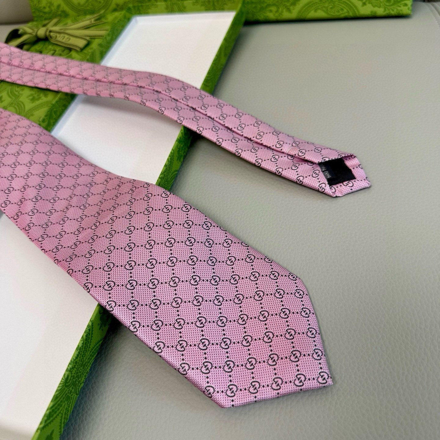 特价💰古奇男士领带系列【双G老花真丝领带】👔👔，稀有采用经典小G LOGO提花展现精湛手工与时尚优雅的理
