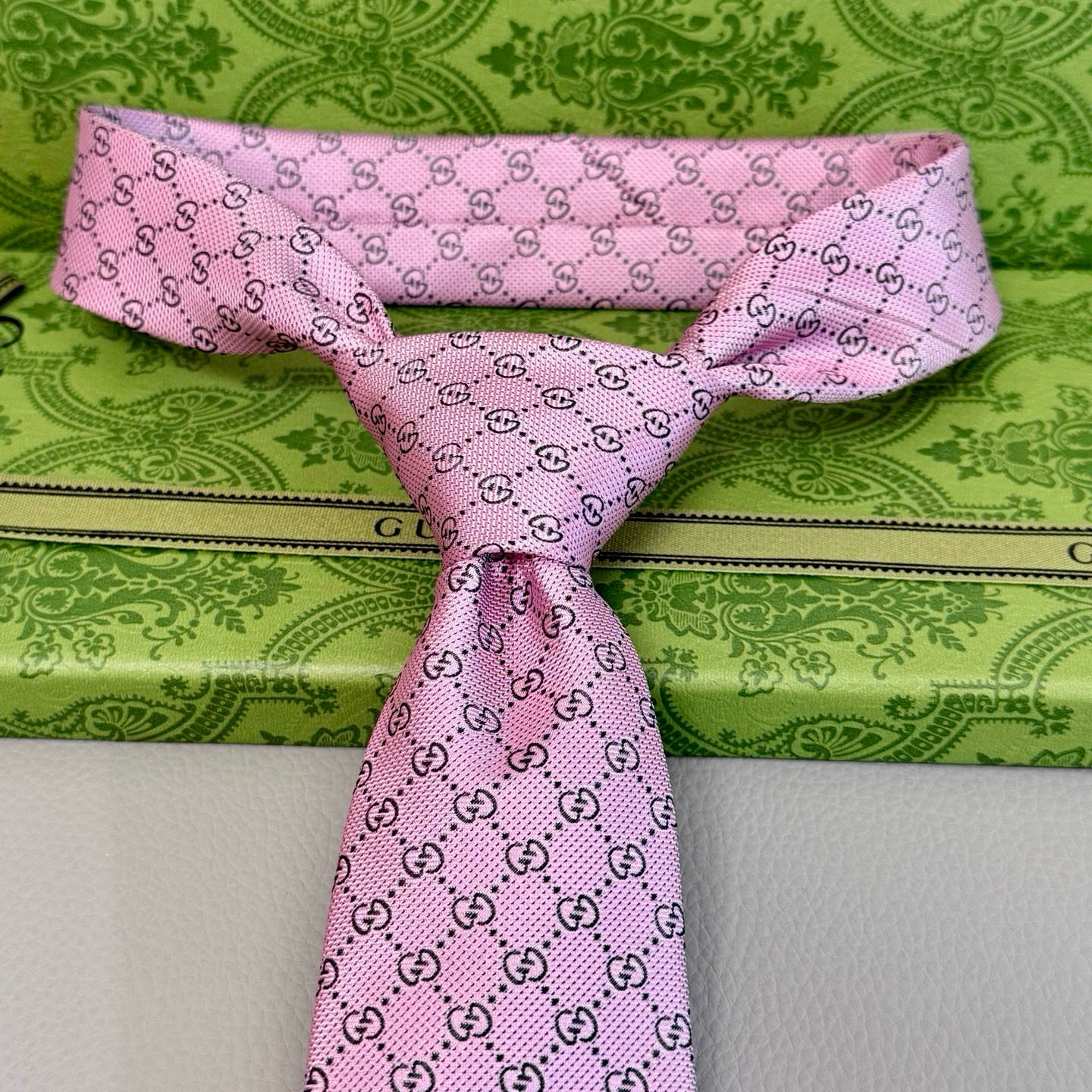 特价💰古奇男士领带系列【双G老花真丝领带】👔👔，稀有采用经典小G LOGO提花展现精湛手工与时尚优雅的理