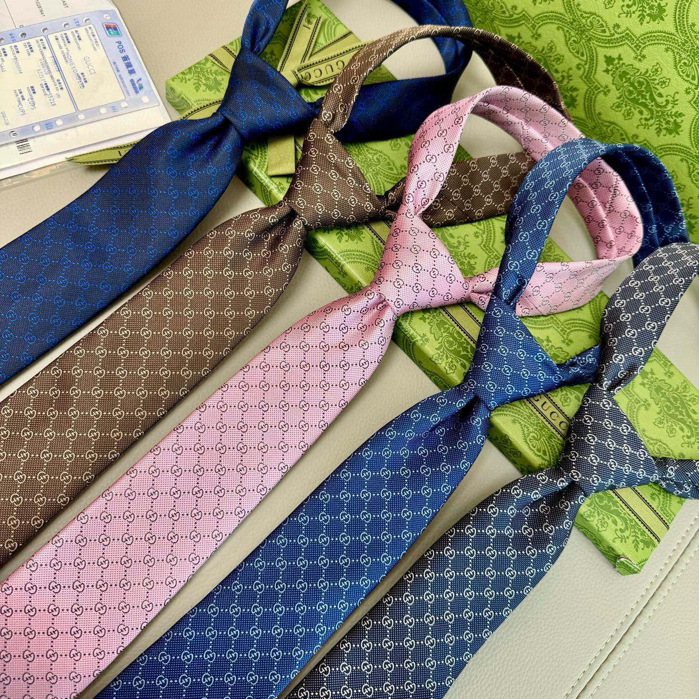 特价💰古奇男士领带系列【双G老花真丝领带】👔👔，稀有采用经典小G LOGO提花展现精湛手工与时尚优雅的理