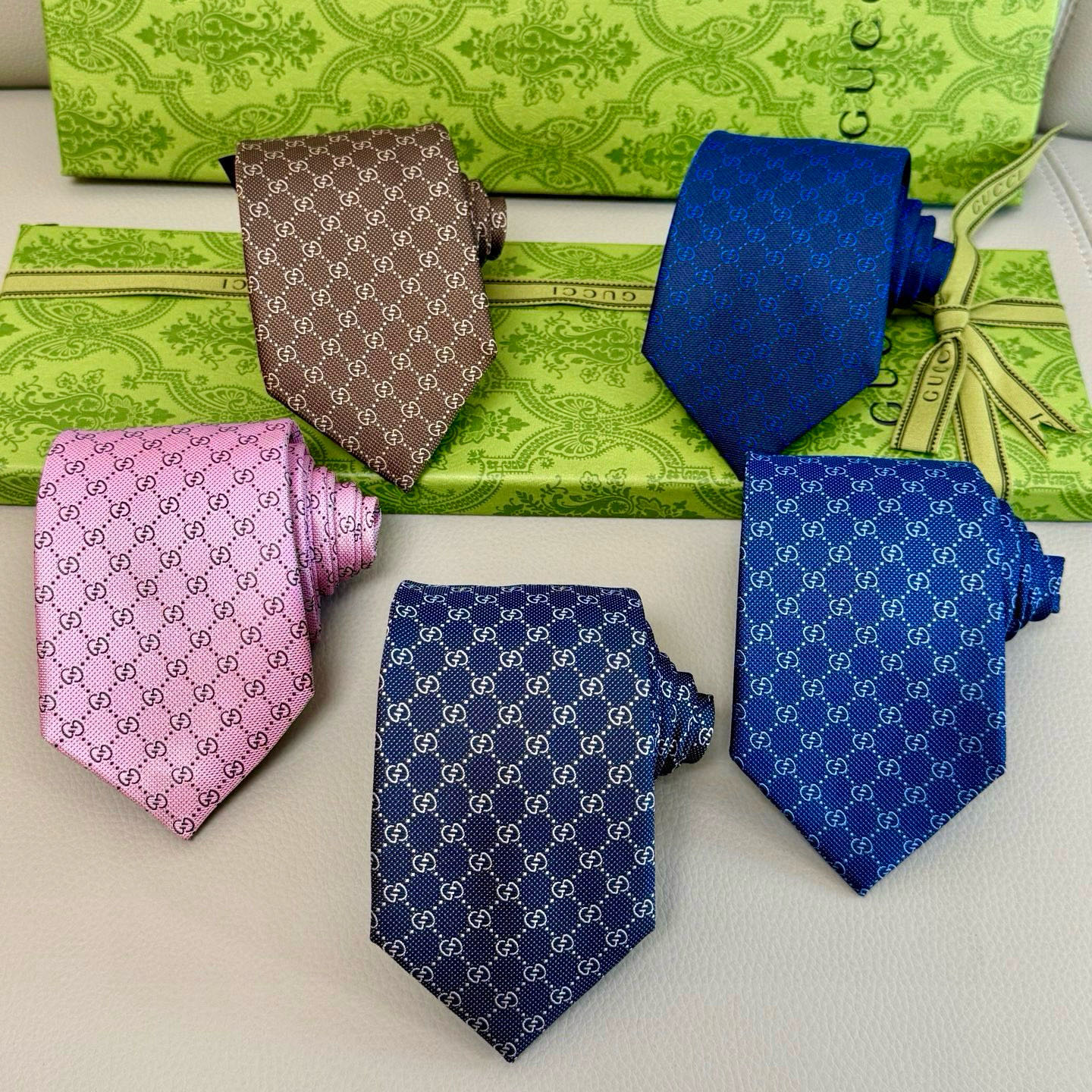 特价💰古奇男士领带系列【双G老花真丝领带】👔👔，稀有采用经典小G LOGO提花展现精湛手工与时尚优雅的理