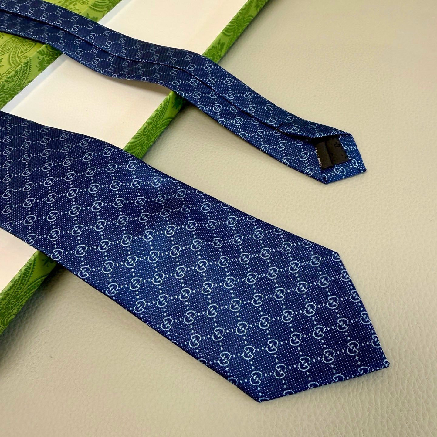 特价💰古奇男士领带系列【双G老花真丝领带】👔👔，稀有采用经典小G LOGO提花展现精湛手工与时尚优雅的理