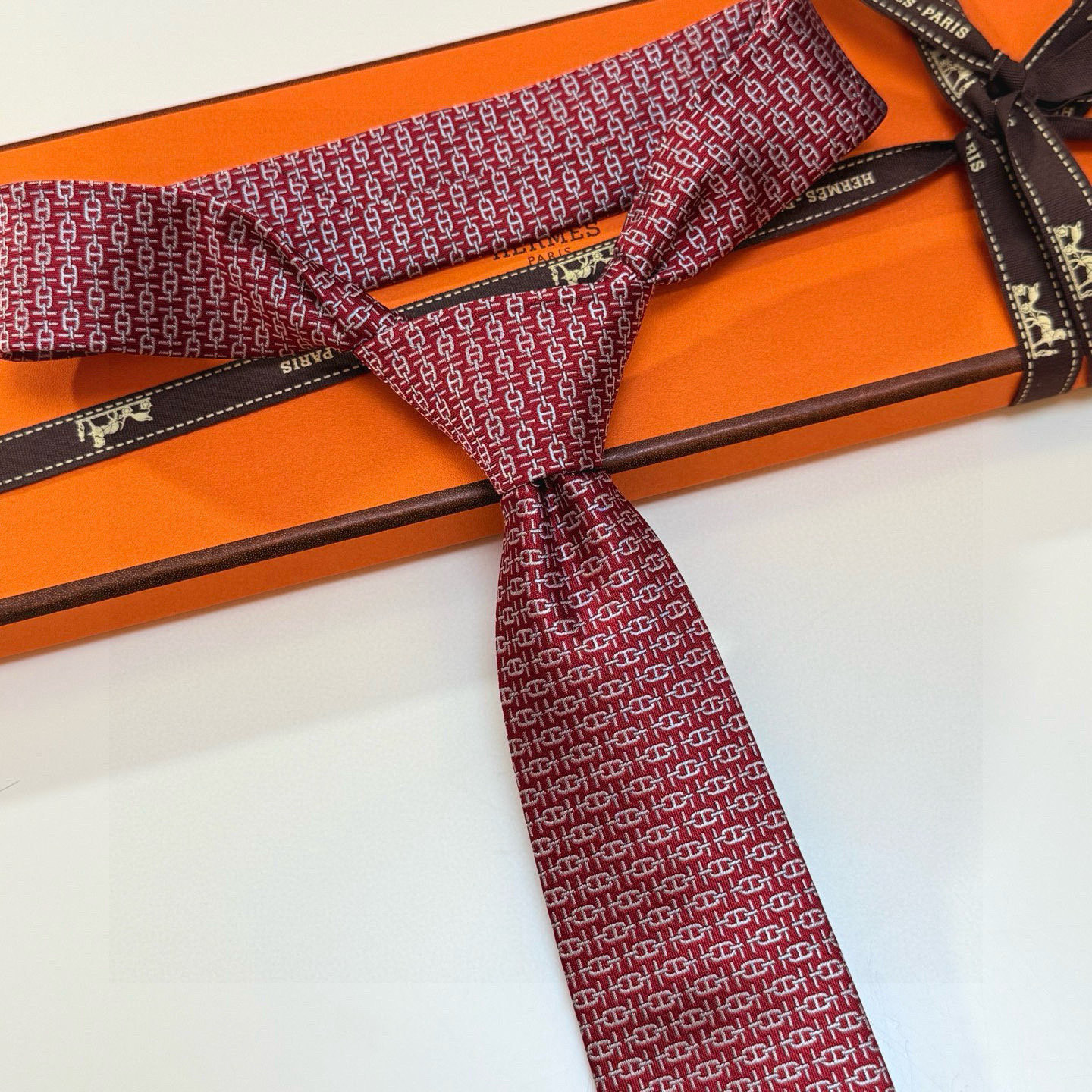 特价💰👨‍✈男士新款领带系列【H新型链条领带】👔👔，稀有H家每年都有一千条不同印花的领带面世，从最初的多
