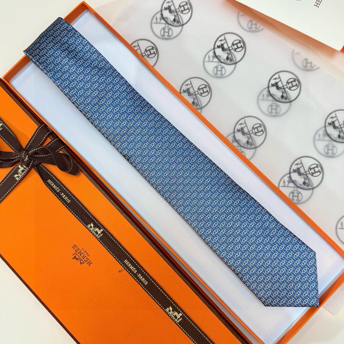 特价💰👨‍✈男士新款领带系列【H新型链条领带】👔👔，稀有H家每年都有一千条不同印花的领带面世，从最初的多