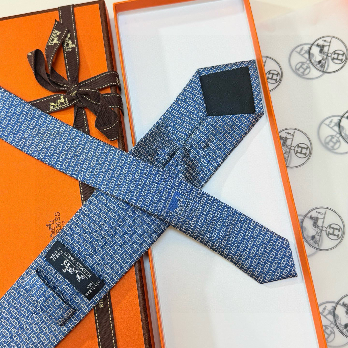 特价💰👨‍✈男士新款领带系列【H新型链条领带】👔👔，稀有H家每年都有一千条不同印花的领带面世，从最初的多