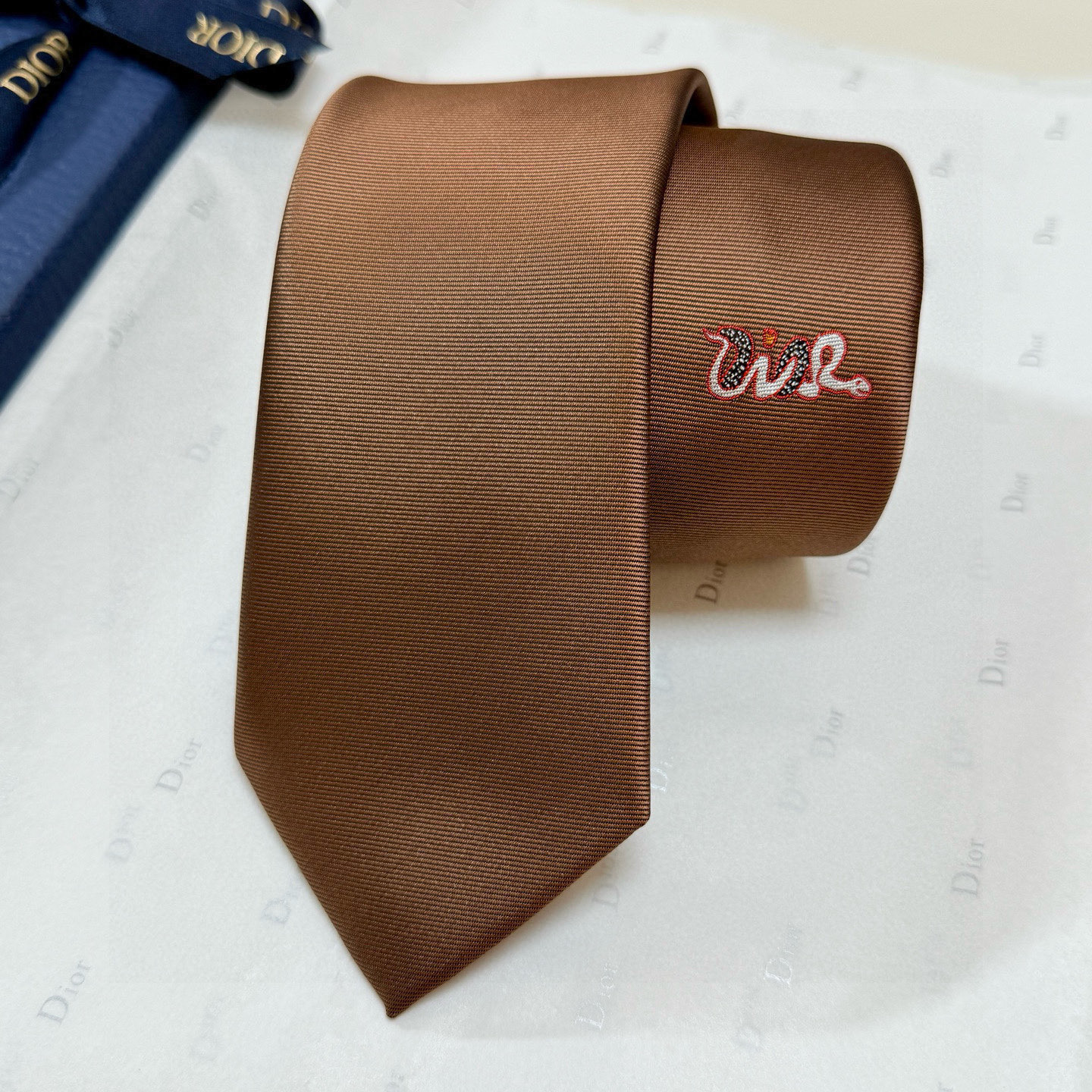 特价💰官方同步新款领带，2025蛇年迪奥新款领带💖💖 👔👔Dior男士稀有😻😻展现精湛手工与时尚优雅的理