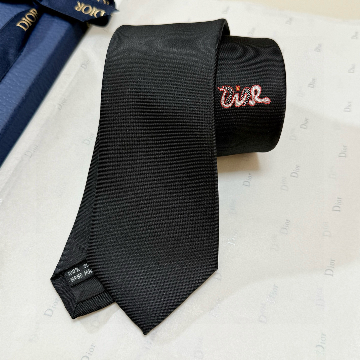 特价💰官方同步新款领带，2025蛇年迪奥新款领带💖💖 👔👔Dior男士稀有😻😻展现精湛手工与时尚优雅的理
