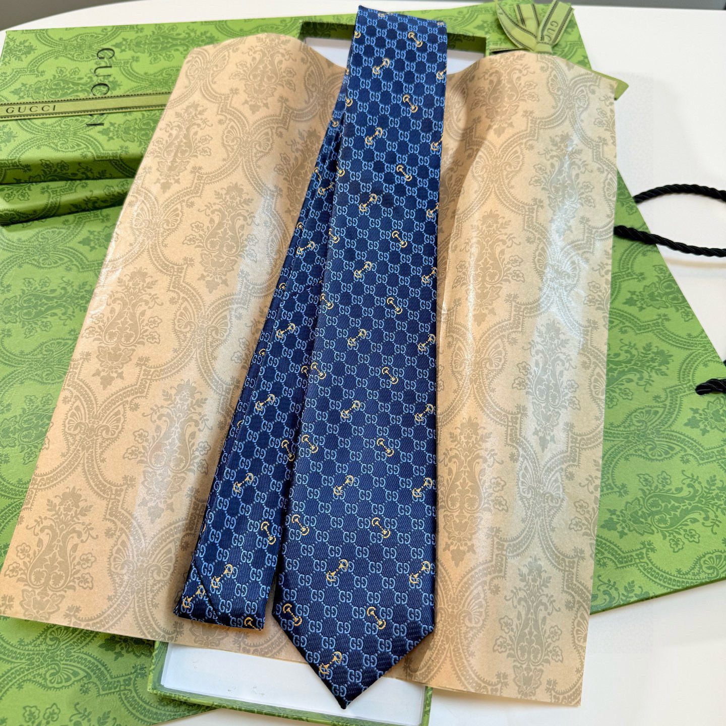 特价💰古奇男士领带系列【GG马衔扣真丝领带】👔👔，稀有🐝🐝展现精湛手工与时尚优雅的理想选择，这款领带将标