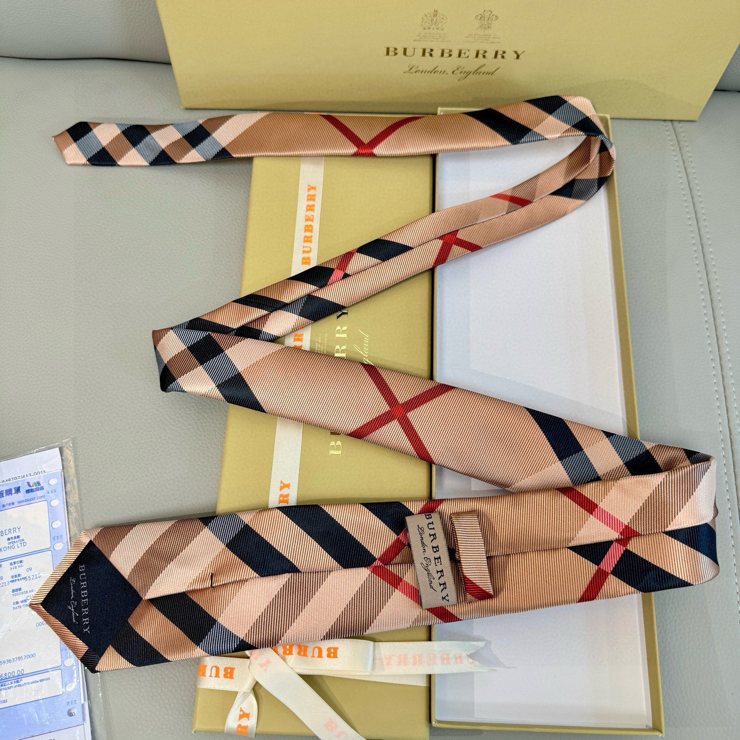 特价💰巴宝莉专柜同步领带‼️巴宝莉稀有😻😻展现精湛手工与时尚优雅的理想选择，这款采用B家最具标志性的Vi