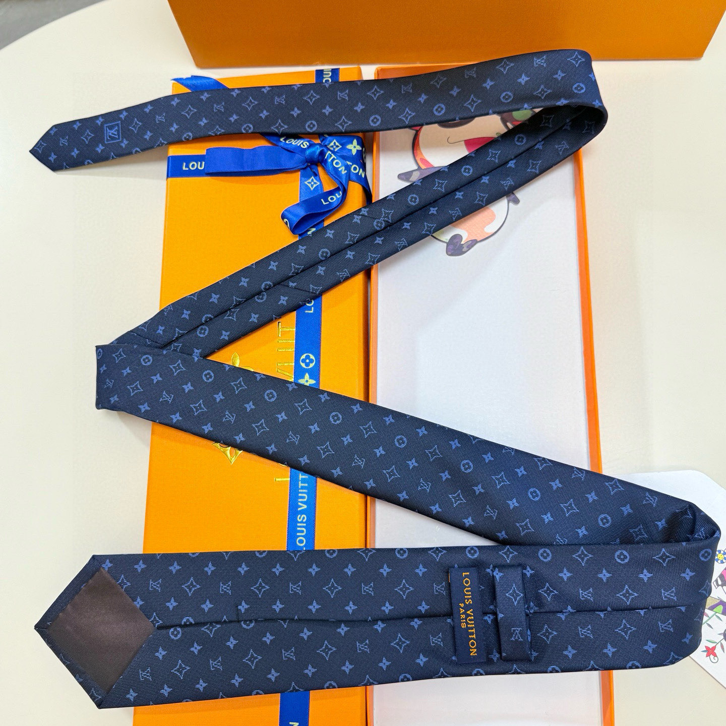 特价💰LV男士领带系列👔👔，稀有😻😻展现精湛手工与时尚优雅的理想选择，此款真丝织就的Diamonds V