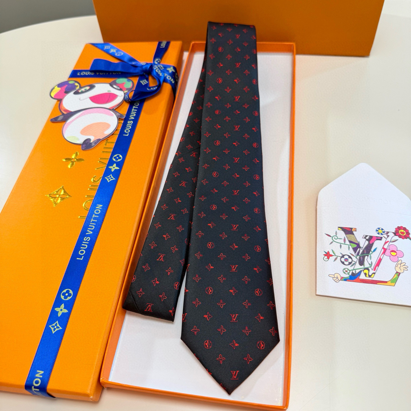 特价💰LV男士领带系列👔👔，稀有😻😻展现精湛手工与时尚优雅的理想选择，此款真丝织就的Diamonds V
