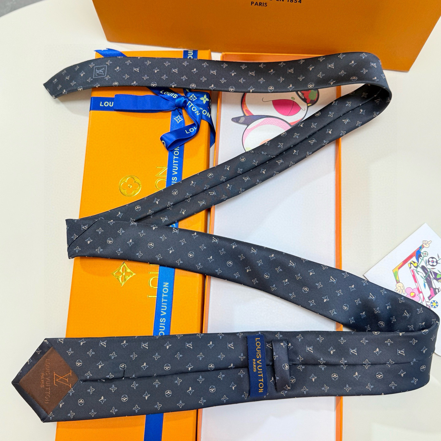 特价💰LV男士领带系列👔👔，稀有😻😻展现精湛手工与时尚优雅的理想选择，此款真丝织就的Diamonds V