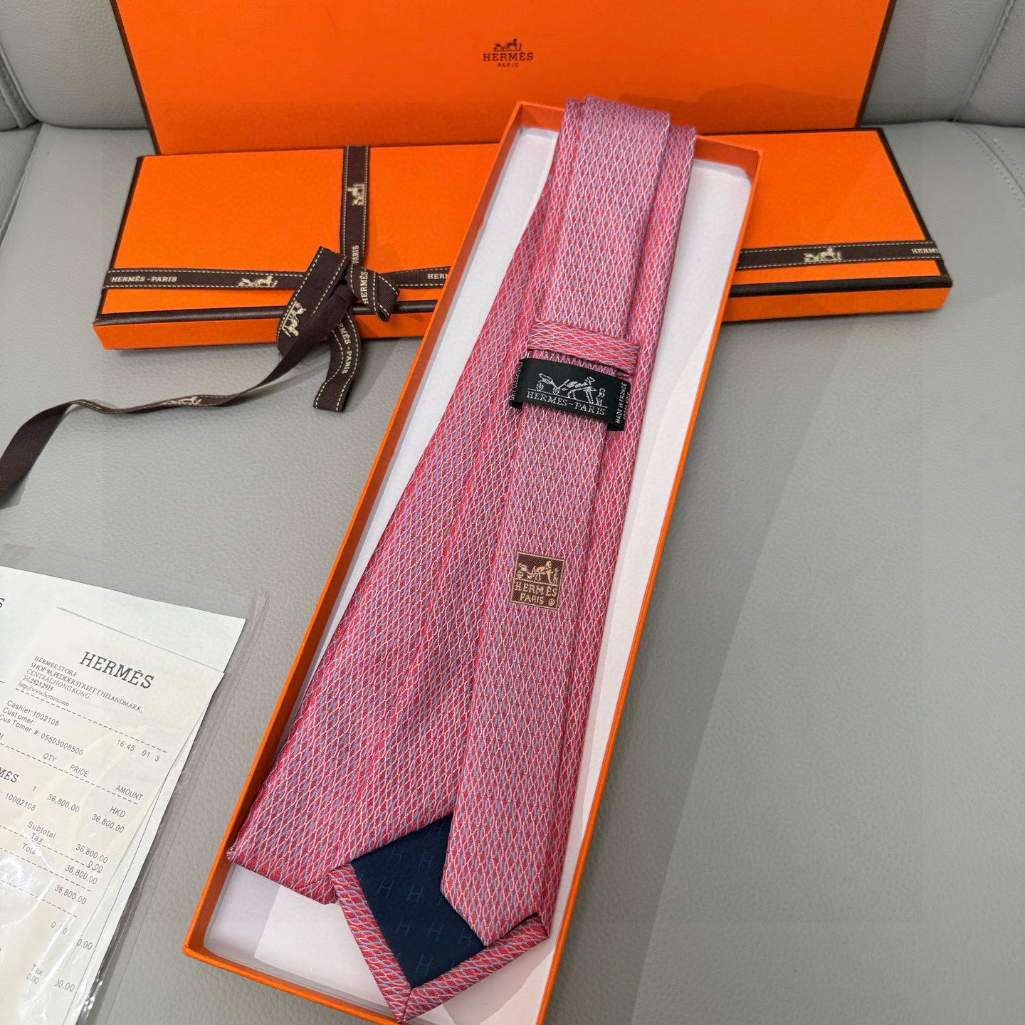 特价💰👨‍✈男士新款领带系列【H网状印花领带】👔👔，稀有H家每年都有一千条不同印花的领带面世，从最初的多