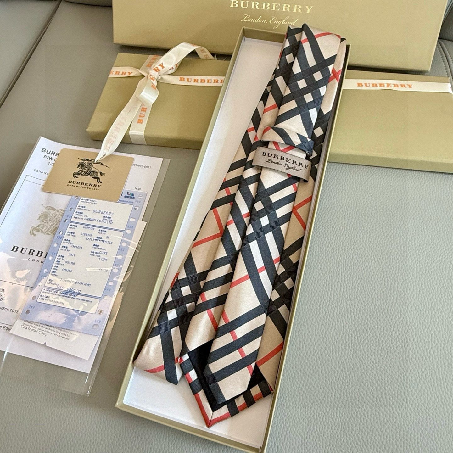 特价💰B家专柜同步💖💖👔👔男士【英伦格纹领带】，稀有😻😻展现精湛手工与时尚优雅的理想选择，这款采用B家最