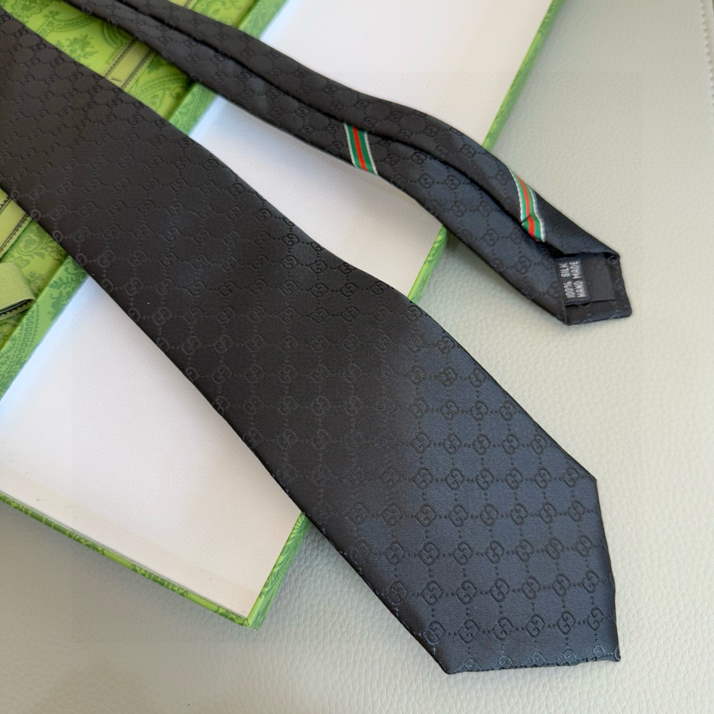 特价💰 古奇 男士领带系列【双G提花领带】GG暗纹👔👔，稀有采用经典小G LOGO提花展现精湛手工与时尚