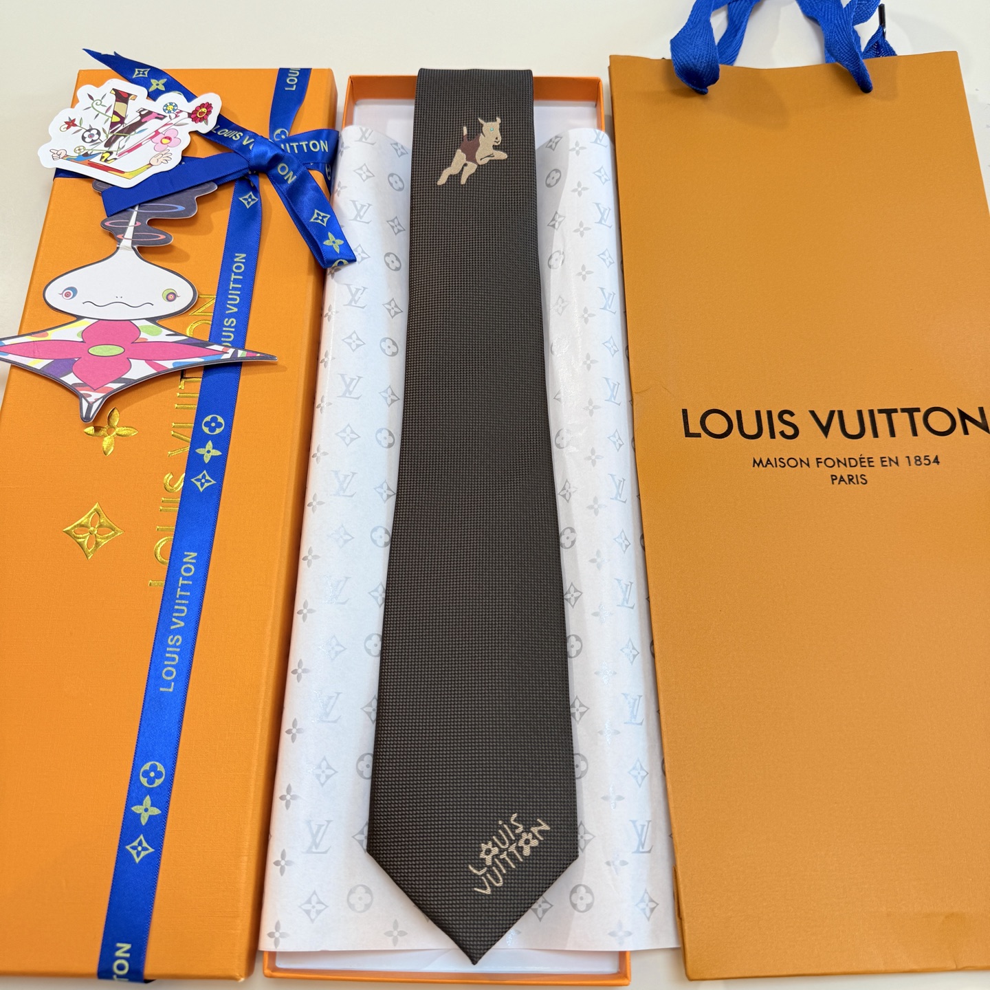 特价💰 LV领带 断货王小狗领带 颜值真的太高了 当下的时装界爆款领带 小狗刺绣➕可爱字母真的好绝
Ju