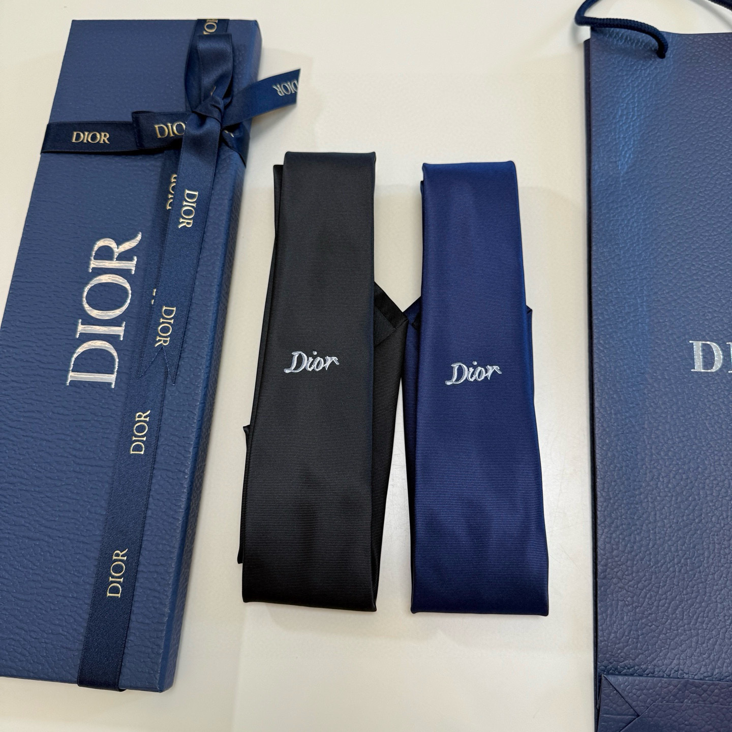特价💰官方同步新款领带，2025年迪奥新款领带💖💖 👔👔Dior男士稀有😻😻展现精湛手工与时尚优雅的理想