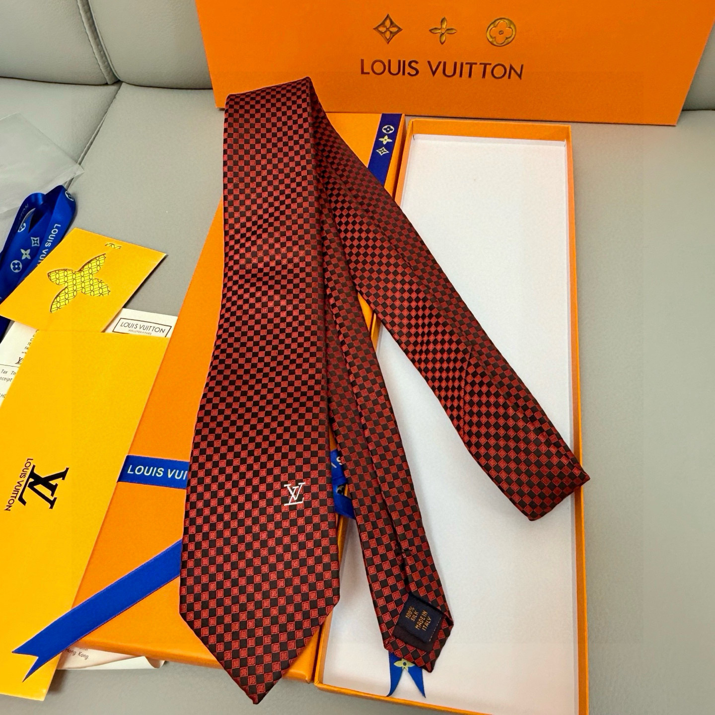 特价💰男士领带系列【L明暗格子领带】👔👔，稀有😻😻展现精湛手工与时尚优雅的理想选择，这款领带将标志性的D