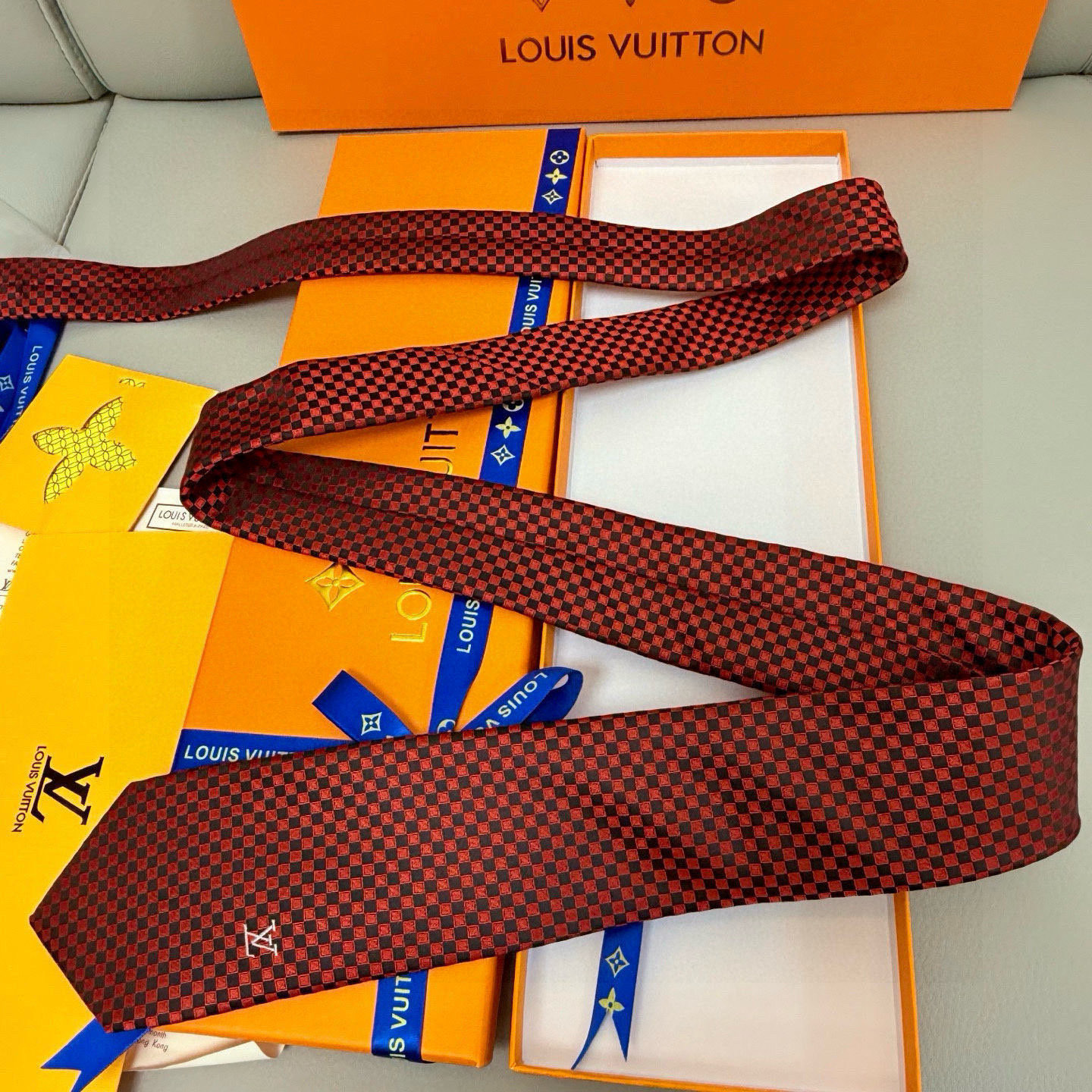特价💰男士领带系列【L明暗格子领带】👔👔，稀有😻😻展现精湛手工与时尚优雅的理想选择，这款领带将标志性的D