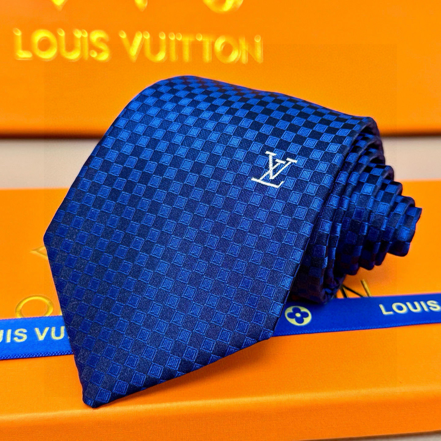 特价💰男士领带系列【L明暗格子领带】👔👔，稀有😻😻展现精湛手工与时尚优雅的理想选择，这款领带将标志性的D