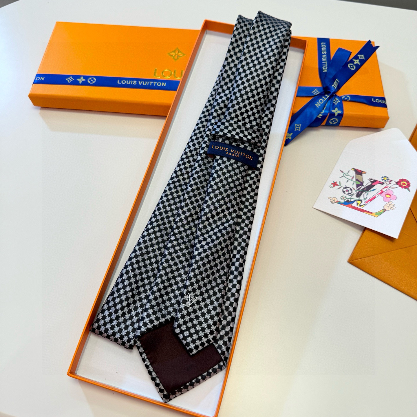 特价💰男士领带系列【L明暗格子领带】👔👔，稀有😻😻展现精湛手工与时尚优雅的理想选择，这款领带将标志性的D