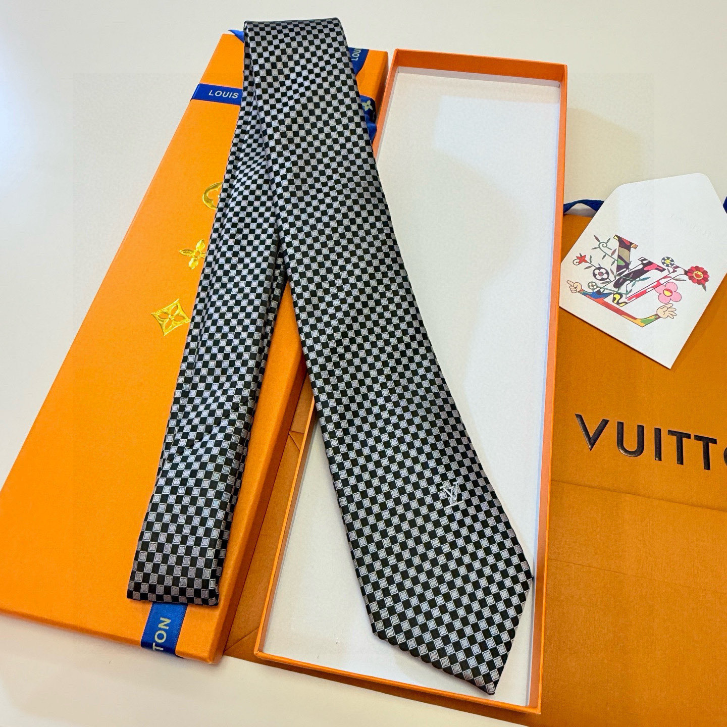 特价💰男士领带系列【L明暗格子领带】👔👔，稀有😻😻展现精湛手工与时尚优雅的理想选择，这款领带将标志性的D