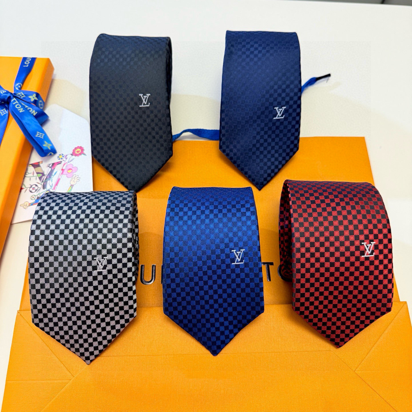 特价💰男士领带系列【L明暗格子领带】👔👔，稀有😻😻展现精湛手工与时尚优雅的理想选择，这款领带将标志性的D