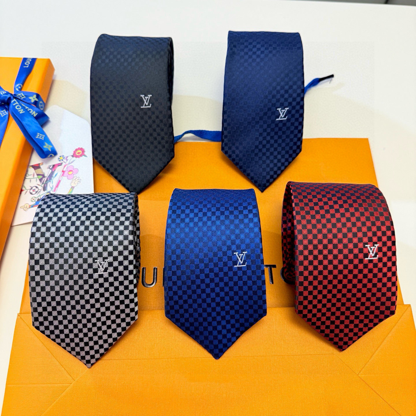 特价💰男士领带系列【L明暗格子领带】👔👔，稀有😻😻展现精湛手工与时尚优雅的理想选择，这款领带将标志性的D