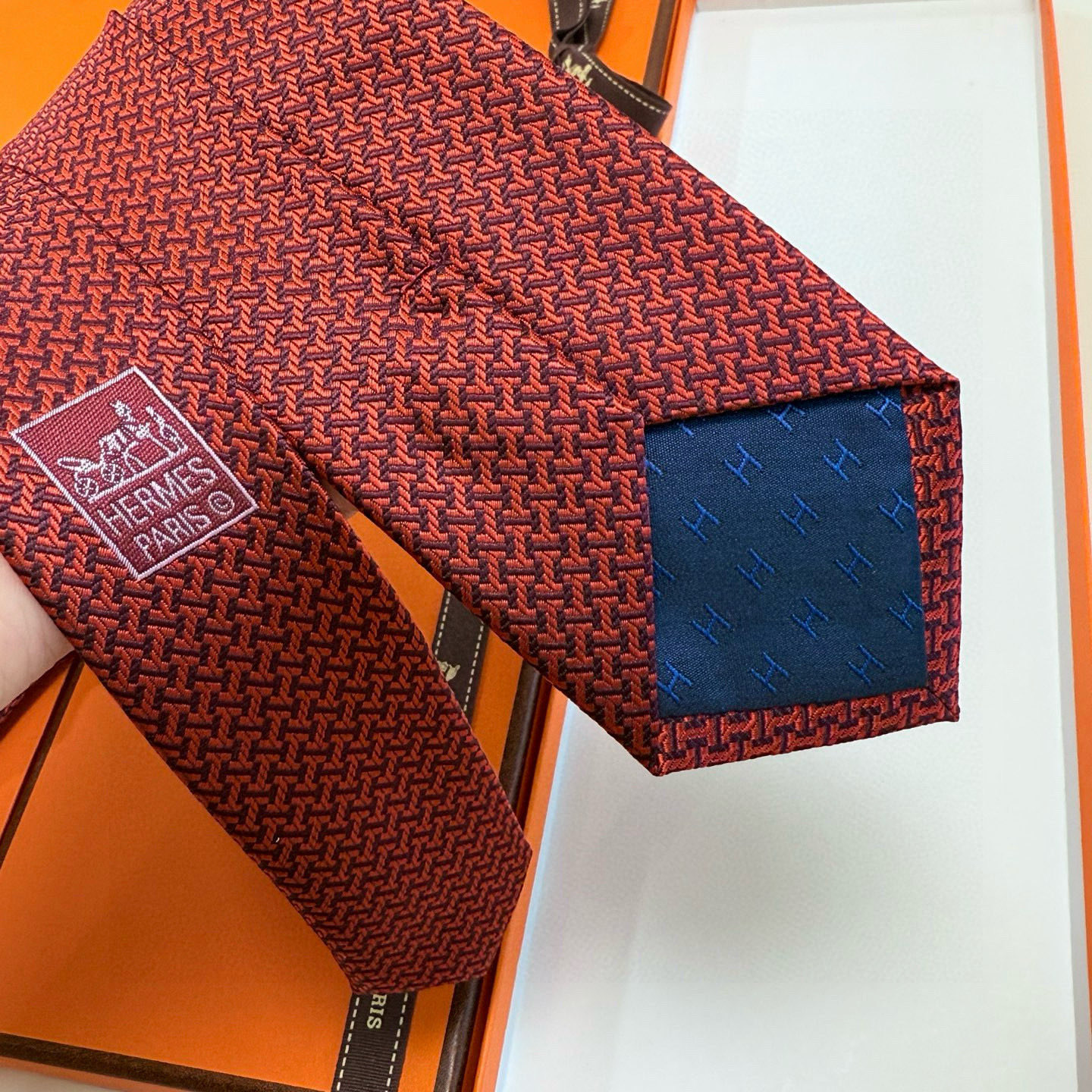 特价💰男士领带系列【几何H图案领带】👔👔，稀有😻😻H家每年都有一千条不同印花的领带面世，从最初的多以几何