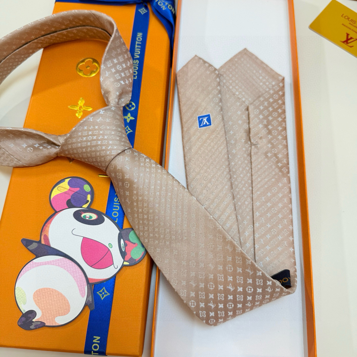 特价💰LV官方新款男士领带系列【L老花字母提花领带】👔👔，稀有😻😻展现精湛手工与时尚优雅的理想选择，这款