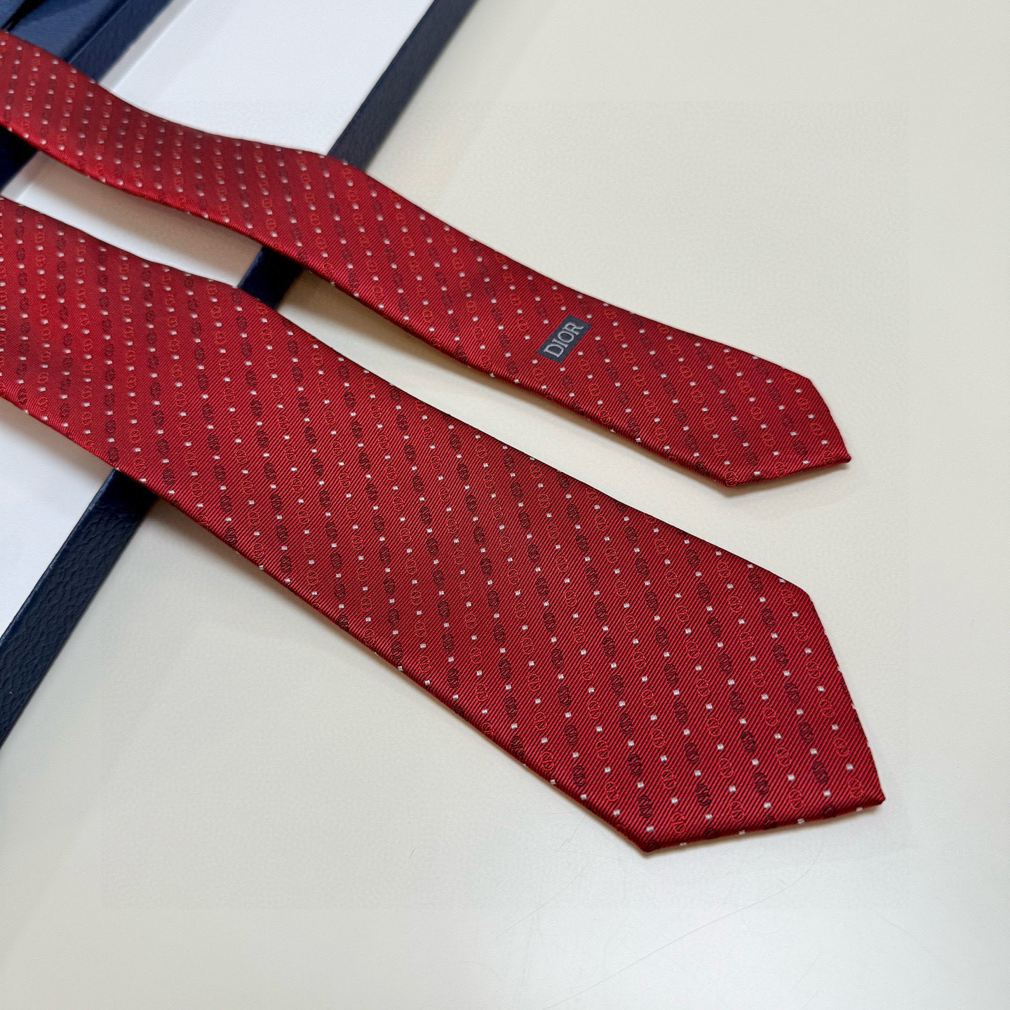特价💰迪奥官方新款领带，CD男士领带4色💖💖 👔👔Dior男士，稀有😻😻展现精湛手工与时尚优雅的理想选择