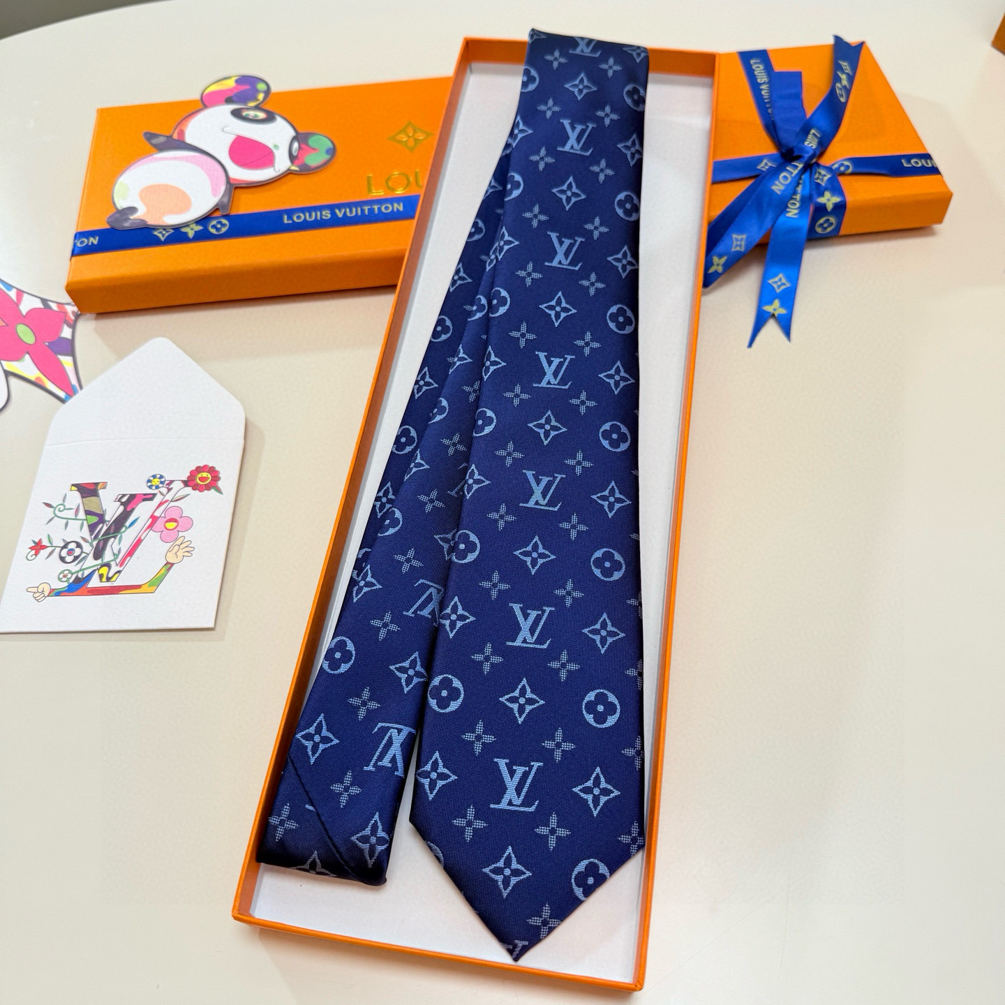 特价💰LV男士领带系列👔👔，稀有😻😻展现精湛手工与时尚优雅的理想选择，此款真丝织就的Diamonds V