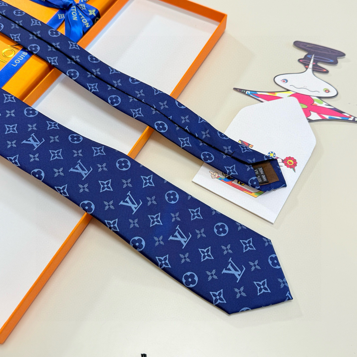 特价💰LV男士领带系列👔👔，稀有😻😻展现精湛手工与时尚优雅的理想选择，此款真丝织就的Diamonds V