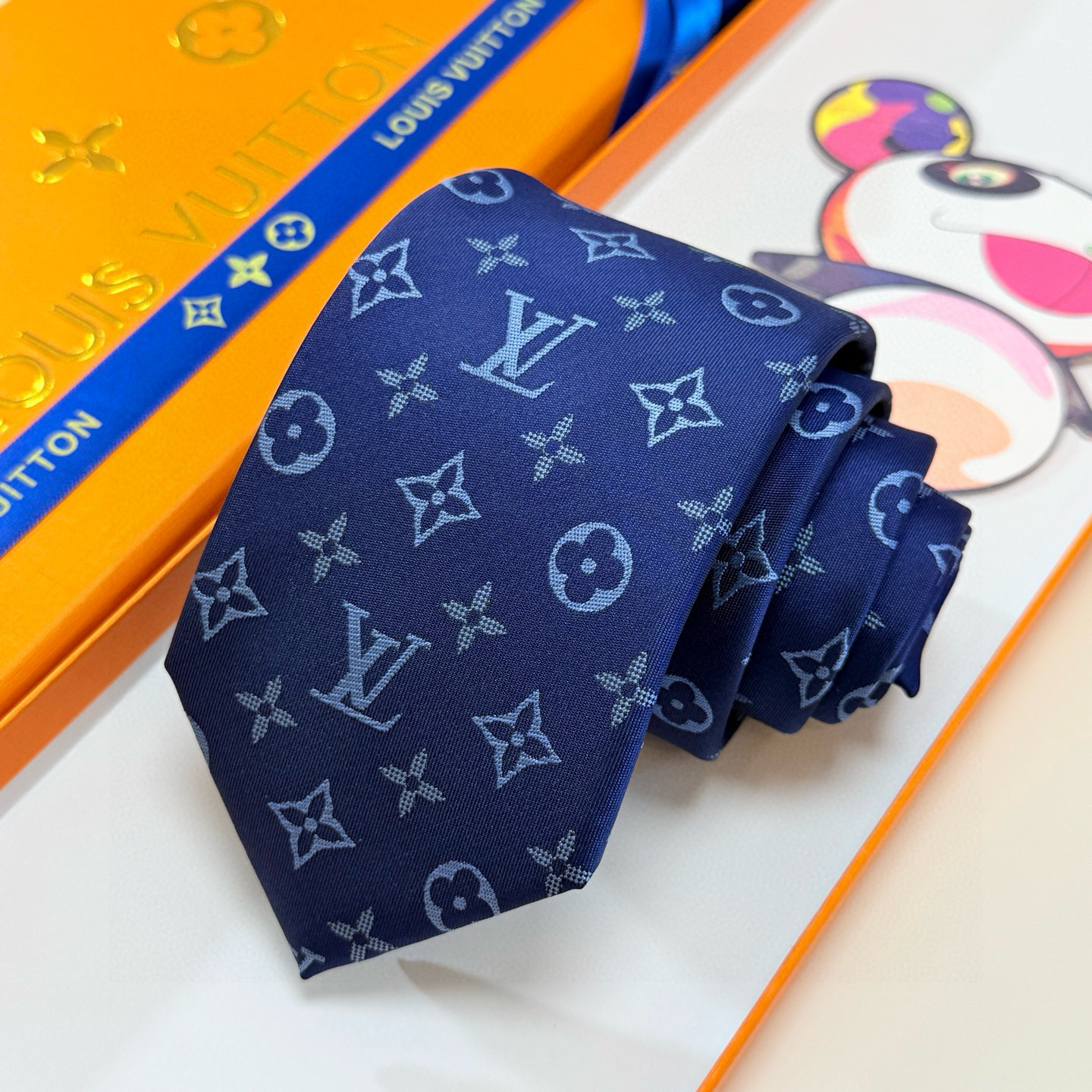 特价💰LV男士领带系列👔👔，稀有😻😻展现精湛手工与时尚优雅的理想选择，此款真丝织就的Diamonds V