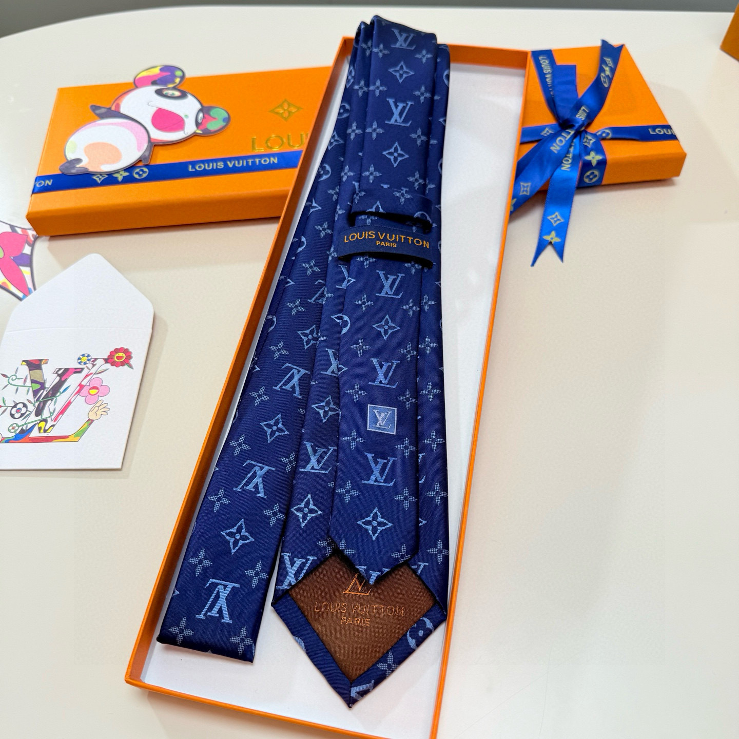 特价💰LV男士领带系列👔👔，稀有😻😻展现精湛手工与时尚优雅的理想选择，此款真丝织就的Diamonds V